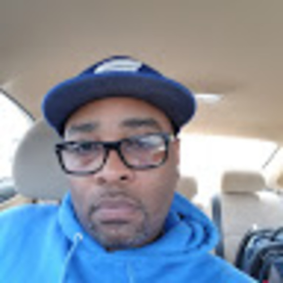 Profile Picture of Andre Redditt (@andreredditt) on Poshmark