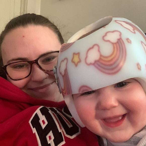 Profile Picture of Amanda Schoenbauer (@amschoenbauer) on Poshmark