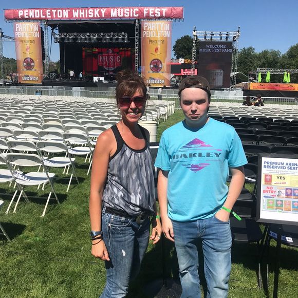 Profile Picture of D'anna Yakel (@yakel) on Poshmark