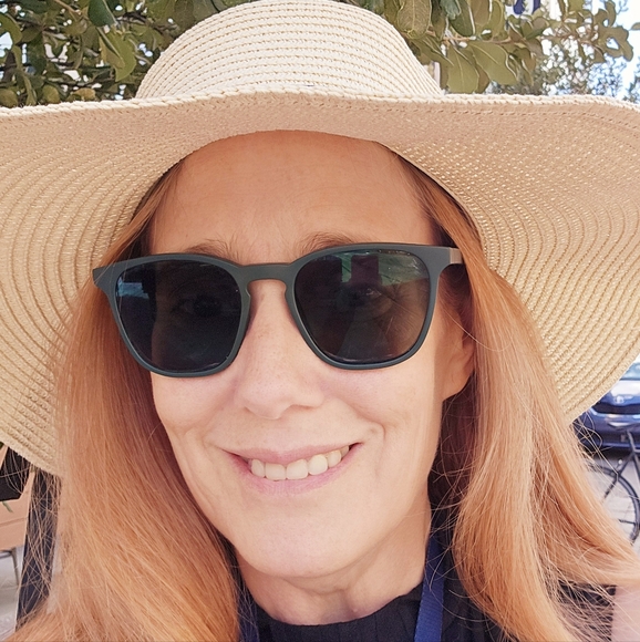 Profile Picture of Heather Theinert (@htheinert) on Poshmark