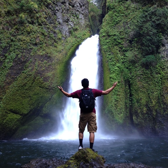 Profile Picture of David Zaragoza (@zdavid4) on Poshmark