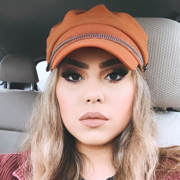 Profile Picture of Leah Barrera (@masta_lee) on Poshmark