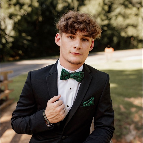 Profile Picture of Matthew Gotch (@mattgotch167) on Poshmark