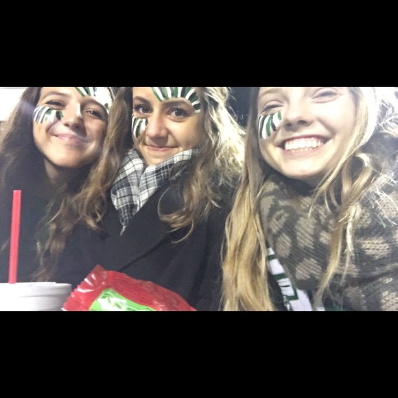 Profile Picture of Addie Thielemann (@addiethielemann) on Poshmark