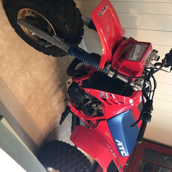 Profile Picture of Chris Crooks (@ccrooks93) on Poshmark