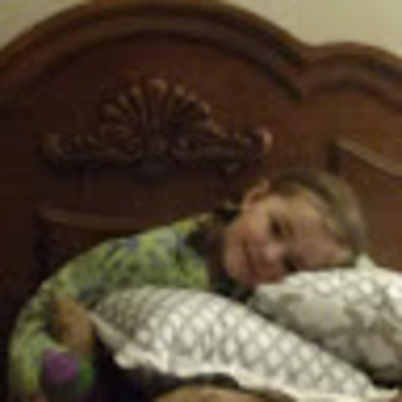 Profile Picture of Lisa Monteiro (@iamlisamonteiro) on Poshmark