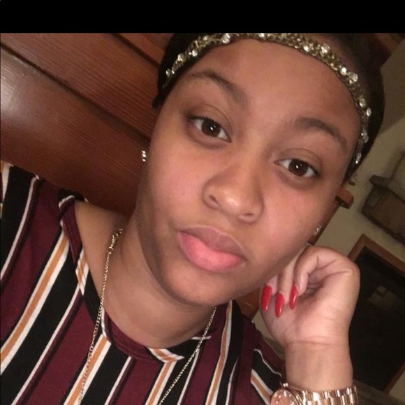 Profile Picture of Brittany Easterling (@brittanye123) on Poshmark