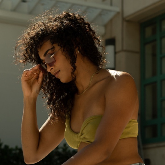 Profile Picture of Lisa Alcantara (@amarlosa) on Poshmark