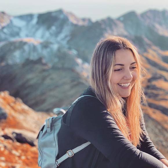 Profile Picture of Janessa Buddenhagen (@the_lochness) on Poshmark