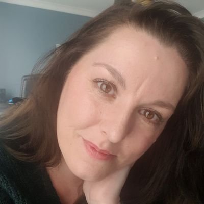 Profile Picture of Laura Smart (@SmartBusSol) on Twitter