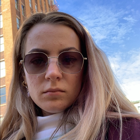 Profile Picture of Rebekah Ruscitto (@rebekahruscitto) on Poshmark