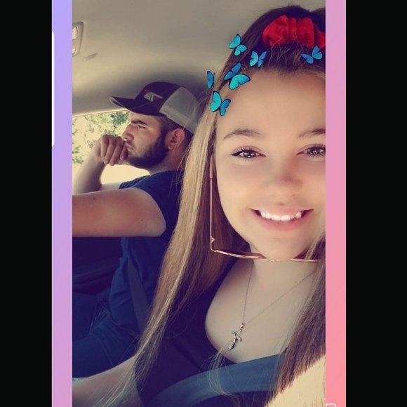 Profile Picture of Savannah Vanbuskirk (@savannahvbk) on Poshmark