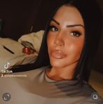 Profile Picture of ShorttCarroll Drake (@stephanie.shorttcarroll) on Facebook