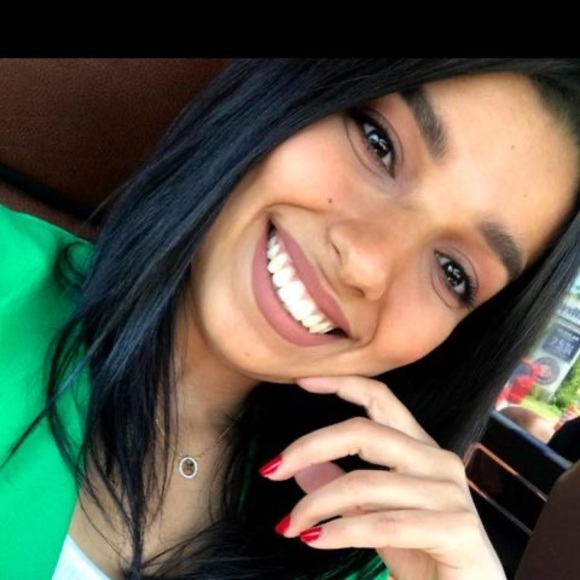 Profile Picture of Marwa Benomar (@marwabenomar) on Poshmark