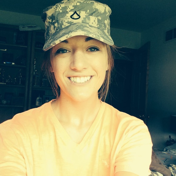 Profile Picture of Autumn Peck (@apeck22) on Poshmark