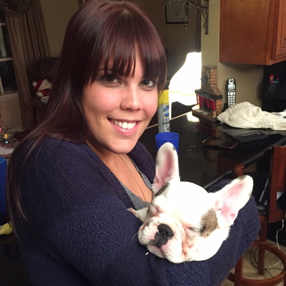 Profile Picture of Jessica Goens (@jgo914) on Poshmark