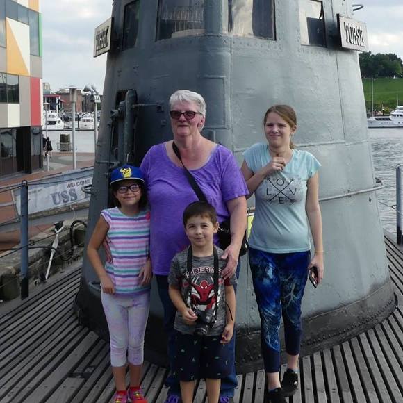 Profile Picture of Jan Klecan (@owlsrule66) on Poshmark