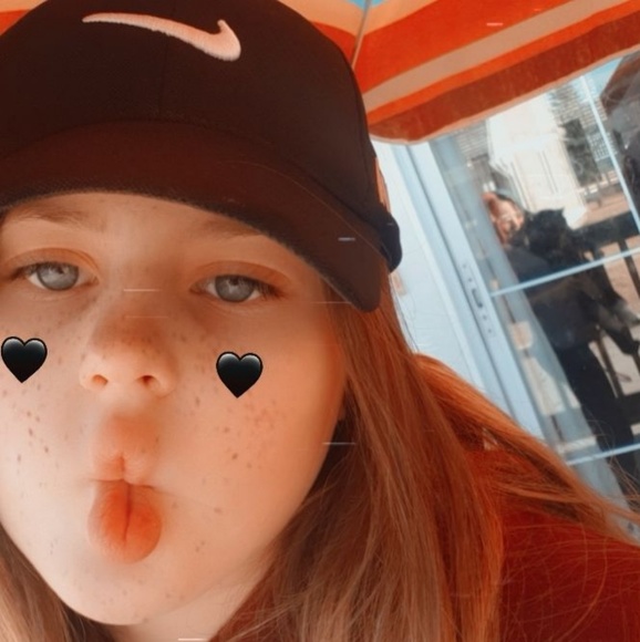 Profile Picture of Lily Killough (@lilykillough) on Poshmark