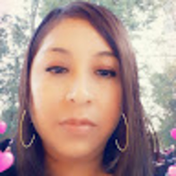 Profile Picture of Nelly Pariona (@npariona29) on Poshmark