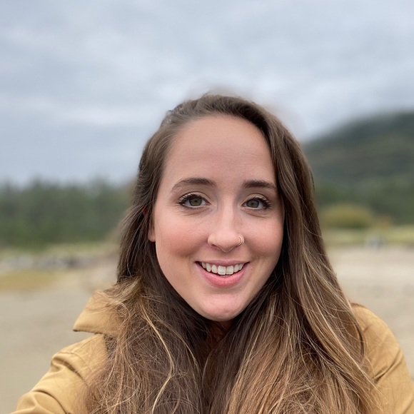 Kathryn Haltom - Poshmark Profile Picture of Kathryn Haltom (@khaltom13) on Poshmark