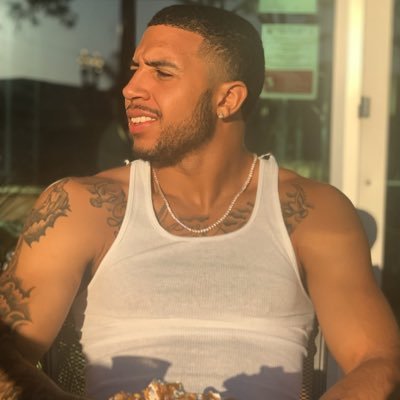 Profile Picture of Stephen (@ant4shortt) on Twitter