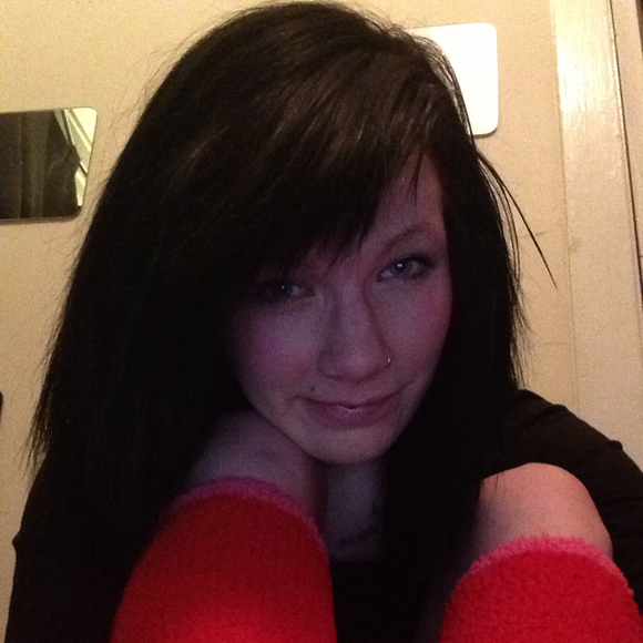 Profile Picture of Caitlin Ouding (@caiteycaitey) on Poshmark