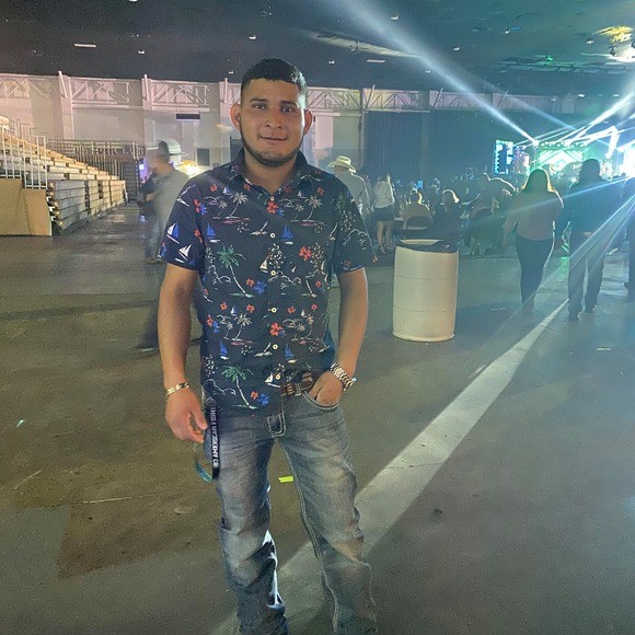 Profile Picture of Jose luis Luna (@jlsky_luna) on Poshmark