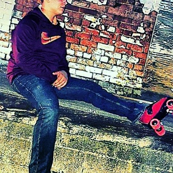 Profile Picture of Cameron Groves (@iamsavage01) on Poshmark