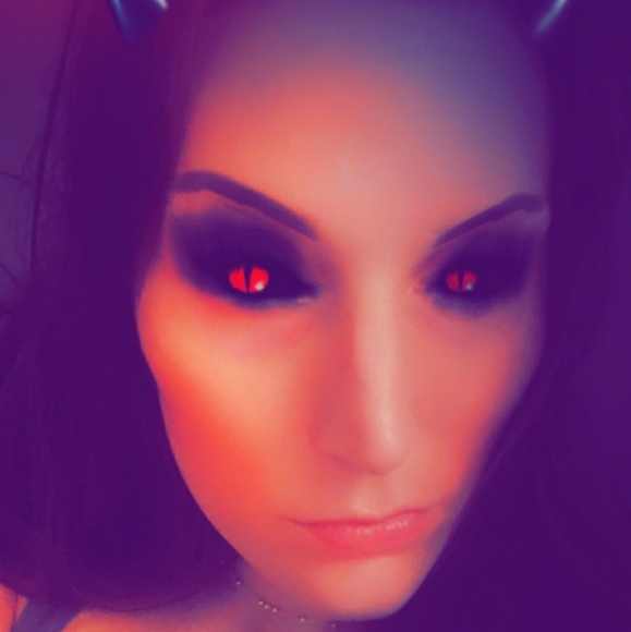 Profile Picture of Kate Matson (@katez) on Poshmark