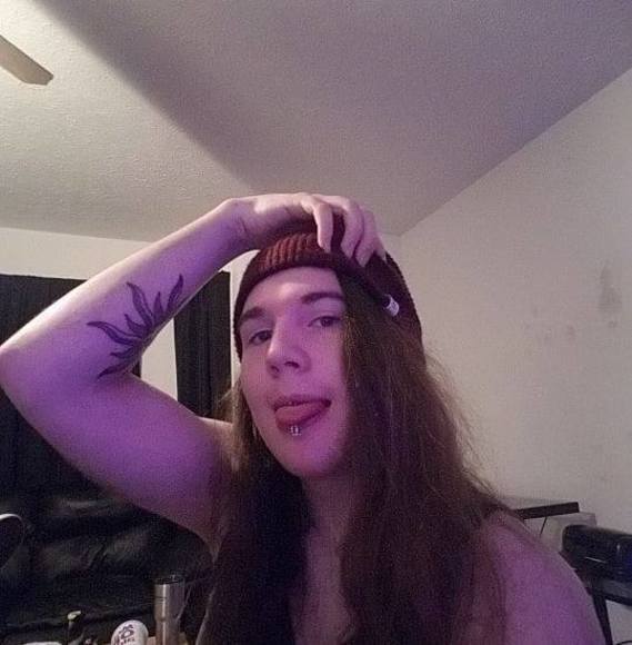 Profile Picture of Christopher Cannon (@ccannon2000) on Poshmark