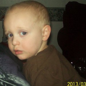 Profile Picture of Heather Hoops (@xxfalling_to_piecesxx) on Myspace