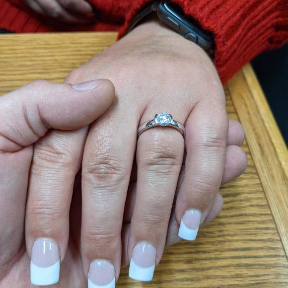 Profile Picture of Katie Vanriper (@katevr) on Poshmark