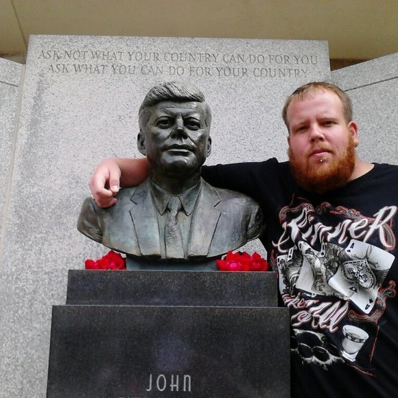 Profile Picture of Bobby Busse (@bobbybusse) on Poshmark