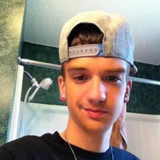 Profile Picture of Codi Hall (@codi_hall2015) on Twitter