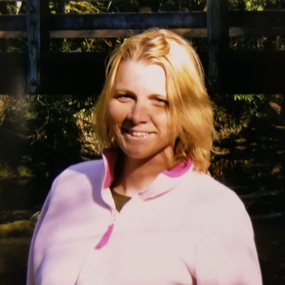 Profile Picture of Nancy Horton (@nancylhorton) on Poshmark