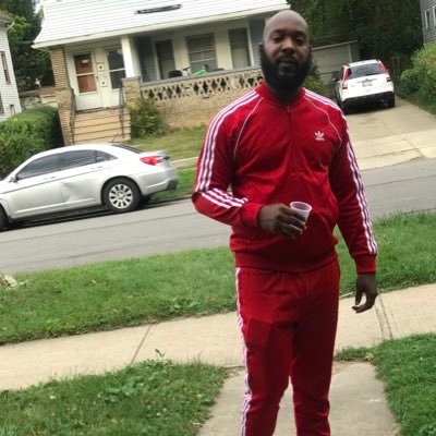 Profile Picture of Larry Whitner (@larryItsLifeyal) on Twitter