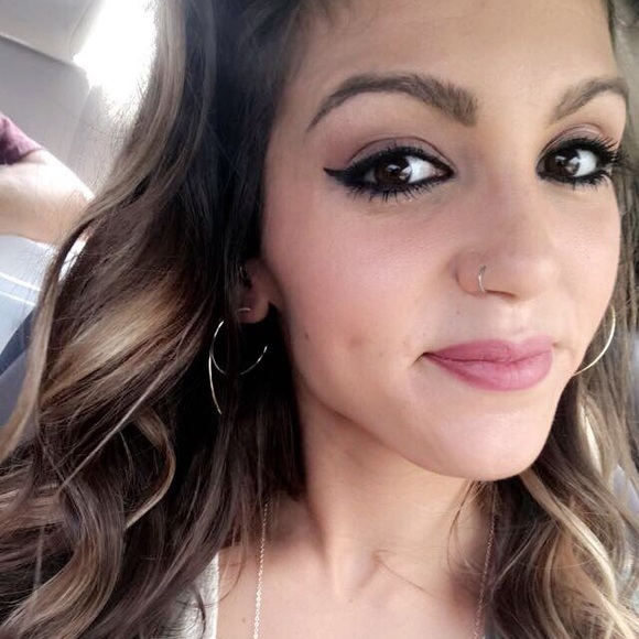 Profile Picture of Molly Coorey (@molls161) on Poshmark