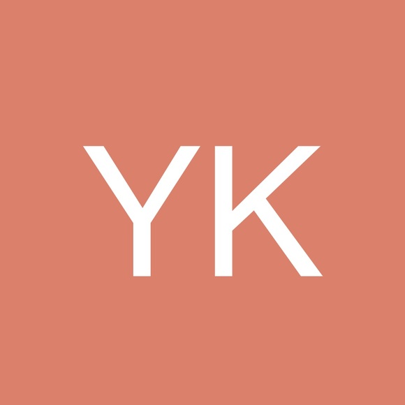 Profile Picture of Yulia Kuzmina (@yuliakuzmina) on Poshmark