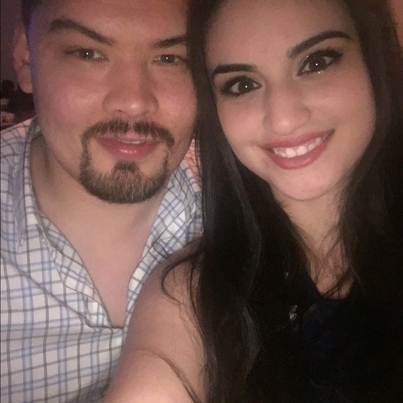Profile Picture of Angie Guzman (@aguzman212) on Poshmark