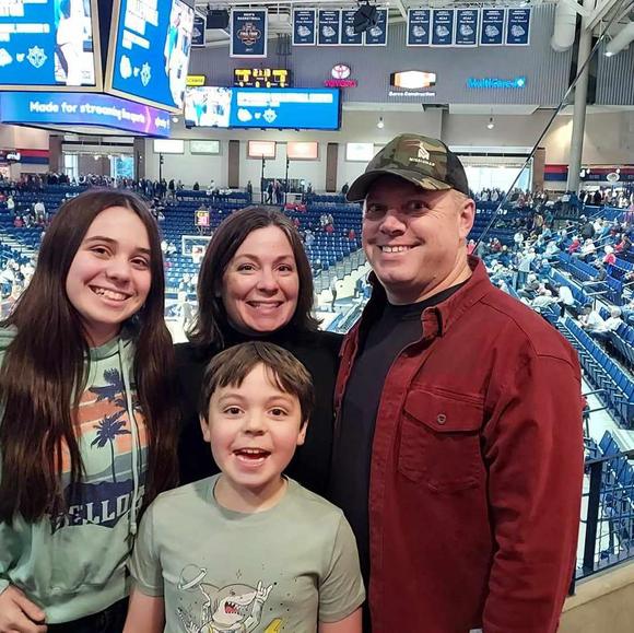 Profile Picture of Felicity Frengle (@ffrengle) on Poshmark