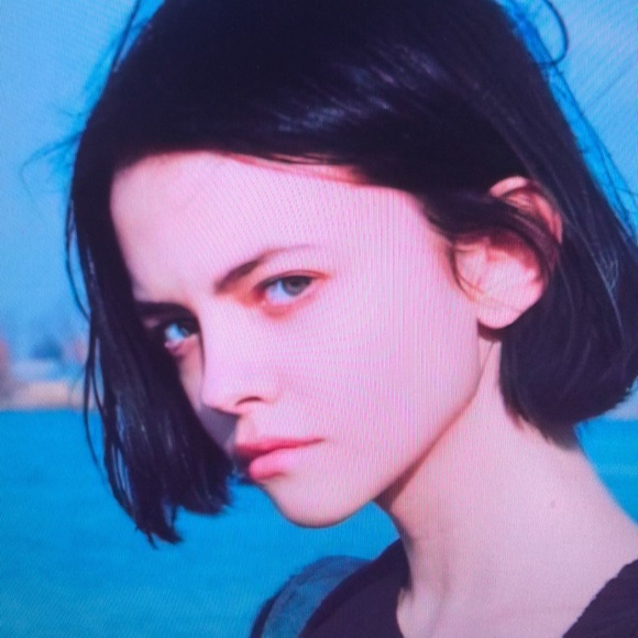 Profile Picture of Gemma Tate (@dhufx) on Poshmark