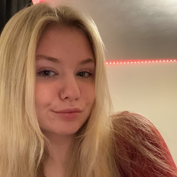 Profile Picture of Gracie Plummer (@gracieplummer) on Poshmark