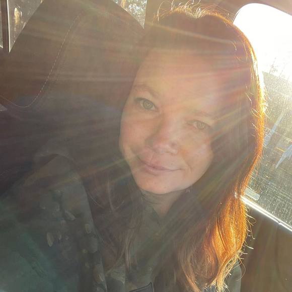 Profile Picture of Jackie Mcgee (@jackielease) on Poshmark