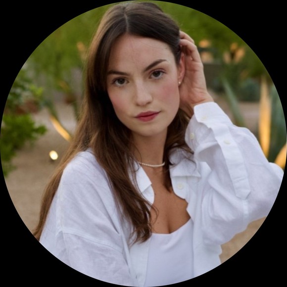 Profile Picture of Madison Sickinger (@maddysickingerr) on Poshmark