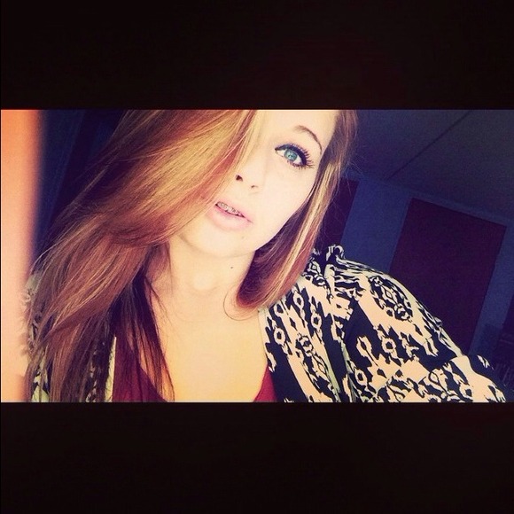 Profile Picture of Trista Daniels (@tristaa) on Poshmark