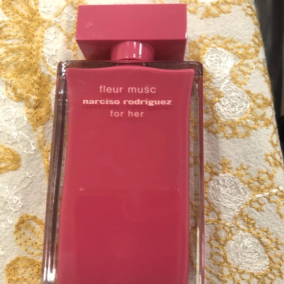 Profile Picture of Razan Bouso (@razan_bouso) on Poshmark