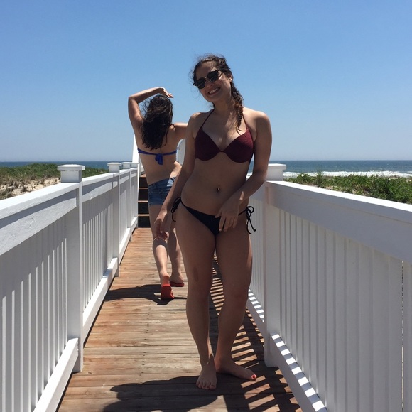 Profile Picture of Alyssa Scartozzi (@ascartozzi) on Poshmark