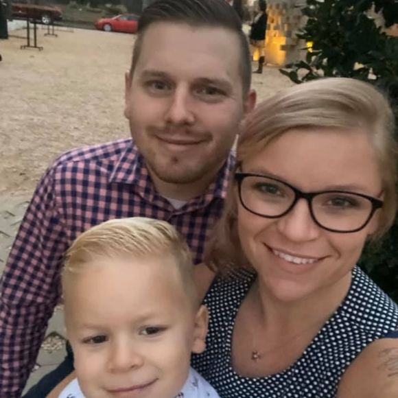 Profile Picture of Stephanie Kantorik (@skantorik) on Poshmark