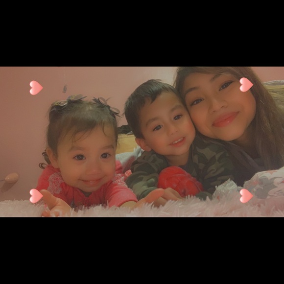 Profile Picture of Stephanie Moo (@moostephaniee) on Poshmark