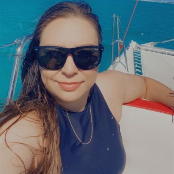 Profile Picture of Erica Azpeitia (@ea529) on Poshmark